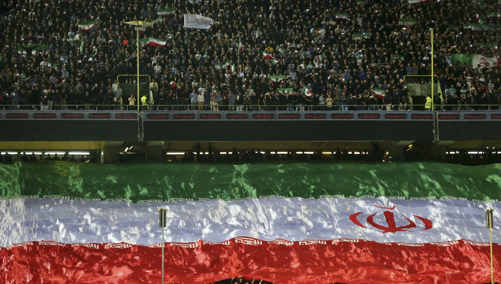 Iranianos respeitam a tradi&ccedil;&atilde;o, mas n&atilde;o abandonam a sele&ccedil;&atilde;o nem em dia sagrado para o Isl&atilde;