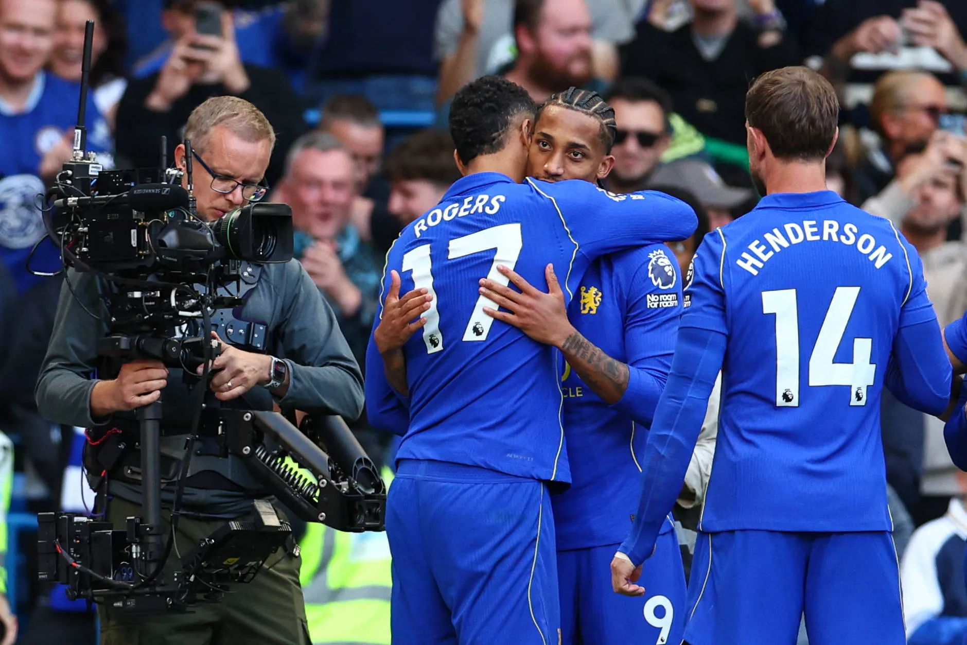 Jo&atilde;o Pedro, Rogers e Henderson marcaram gols do Chelsea