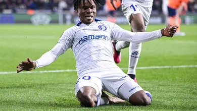 Gift Orban anota a tripleta mais r&aacute;pida da hist&oacute;ria das copas europeias e o Gent atropela o Basaksehir rumo &agrave;s quartas da Conference