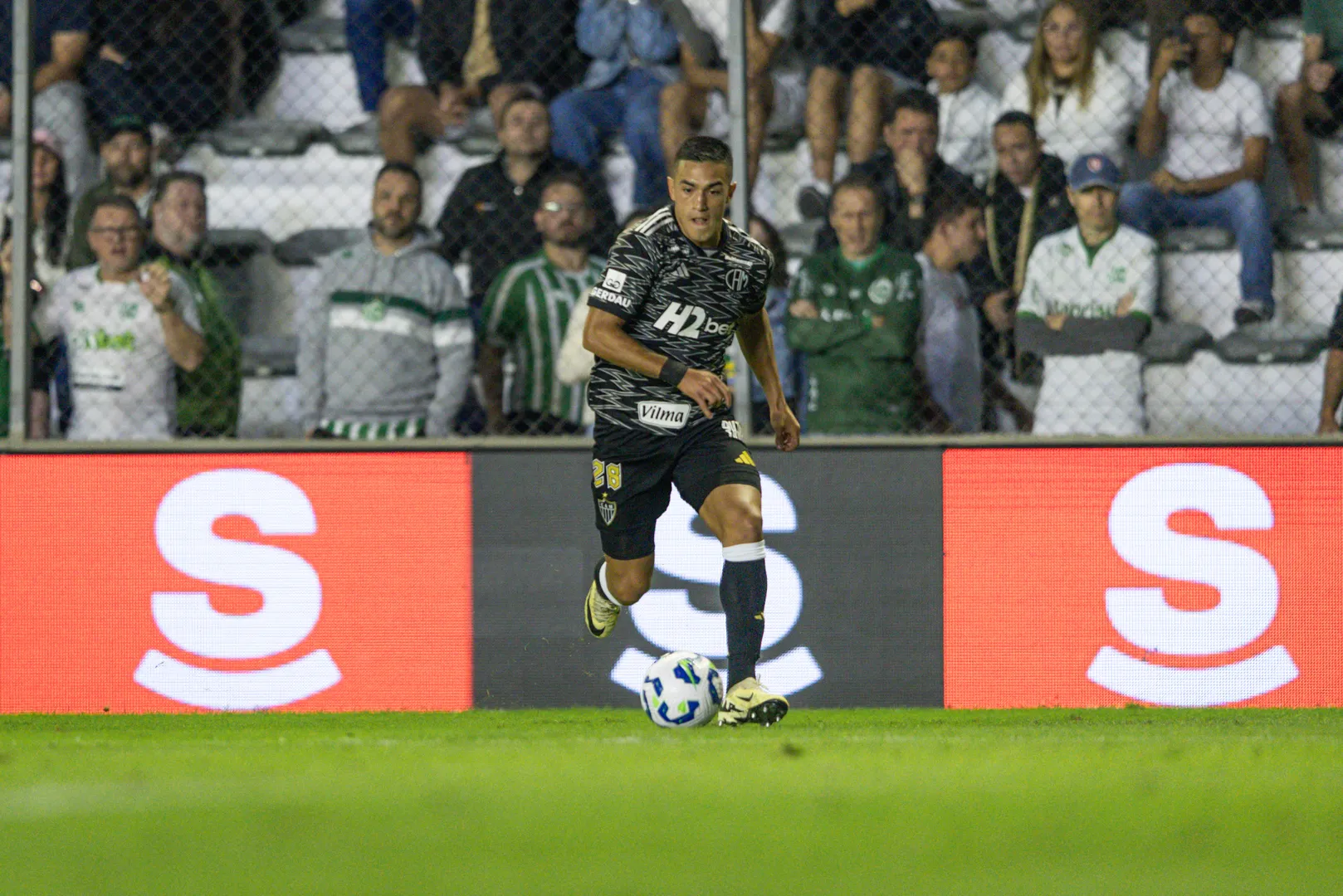 Cuello em a&ccedil;&atilde;o pelo Atl&eacute;tico Mineiro 