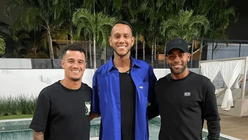Coutinho, Souza e Alex Teixeira