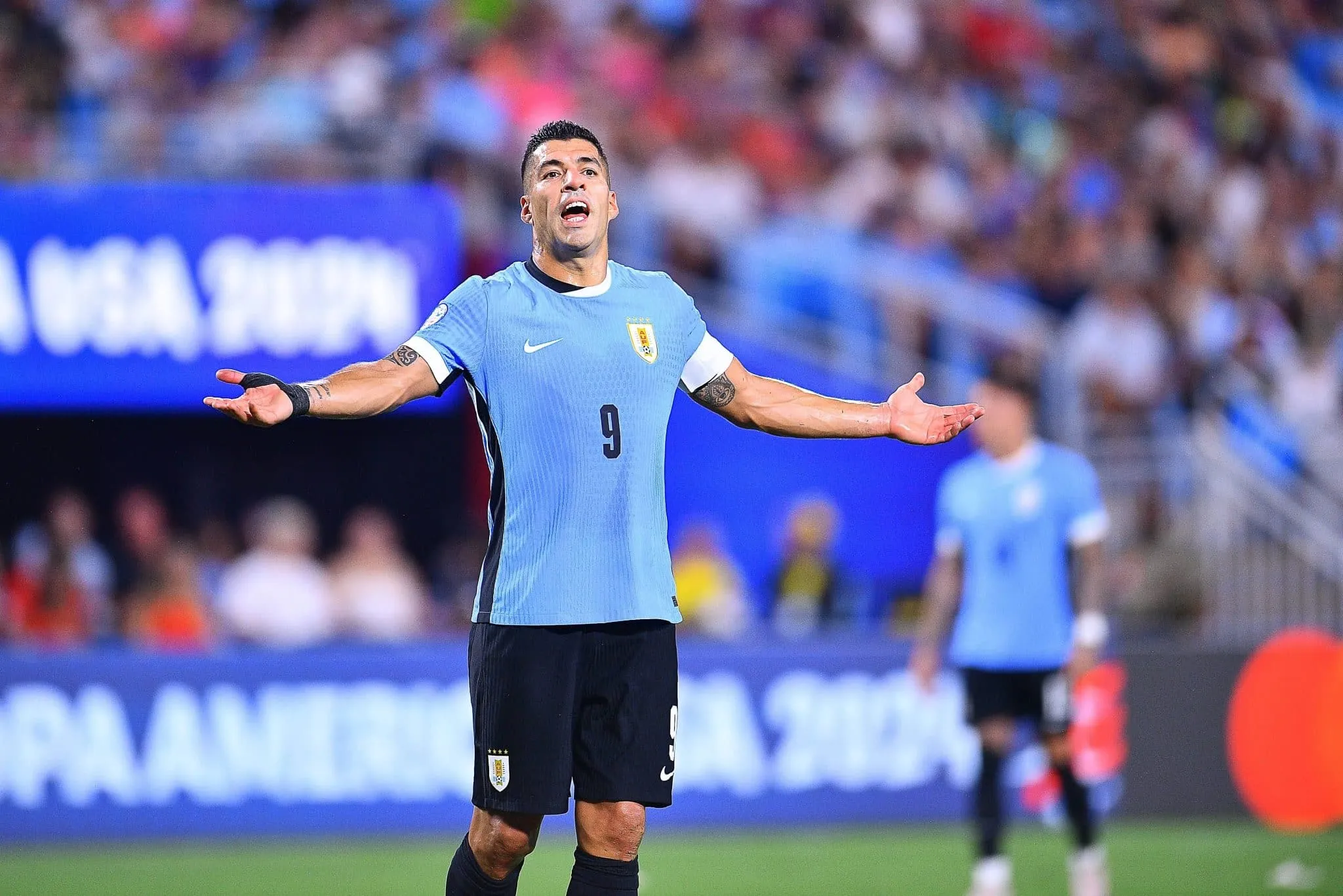 &lsquo;N&atilde;o nos cumprimenta&rsquo;: aposentado da sele&ccedil;&atilde;o, Luis Su&aacute;rez exp&otilde;e bastidores e critica Bielsa
