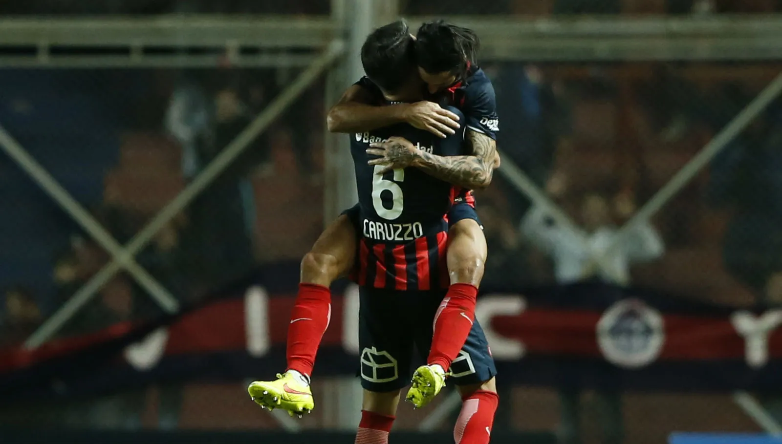 Flamengo flertou com a trag&eacute;dia e, de novo, cai na fase de grupos com requintes de crueldade