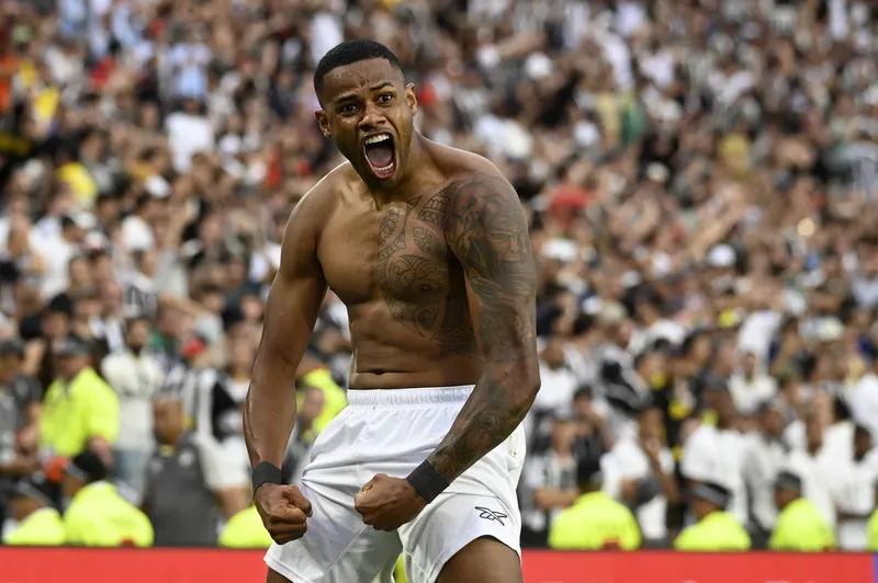 Junior Santos fez o gol do t&iacute;tulo da Libertadores sobre o Atl&eacute;tico-MG (Foto: Imago)