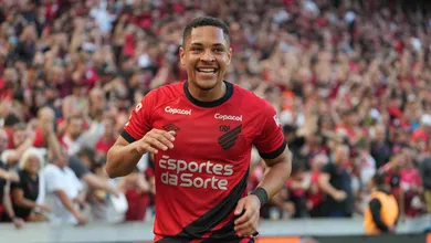 Vitor Roque valoriza R$ 830 mil por dia no melhor neg&oacute;cio do futebol brasileiro