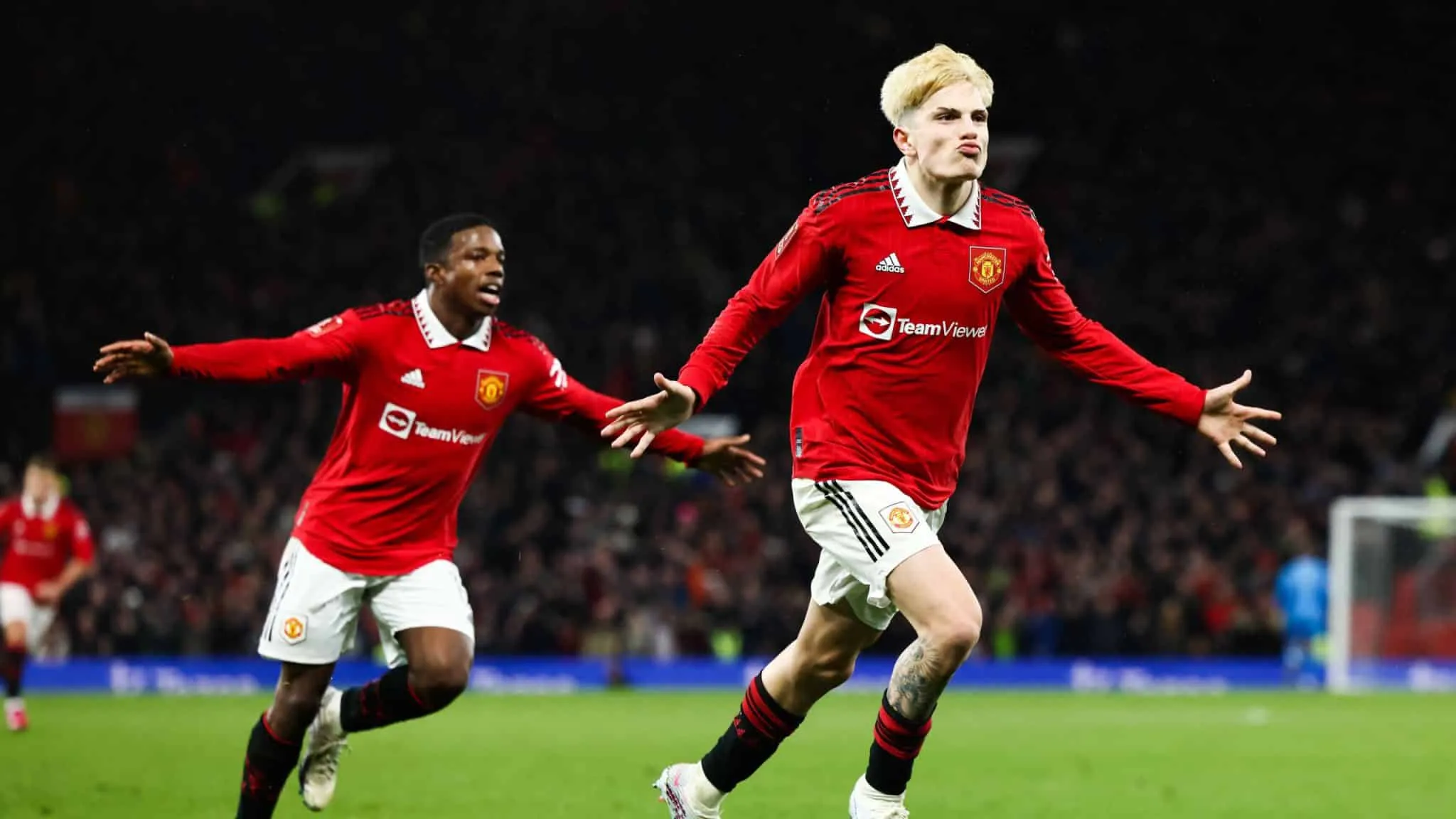 Manchester United renova contrato da jovem estrela argentina Alejandro Garnacho at&eacute; 2028