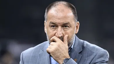 S&oacute;cios definem futuro da presid&ecirc;ncia do Corinthians com previs&atilde;o de vota&ccedil;&atilde;o a conta-gotas