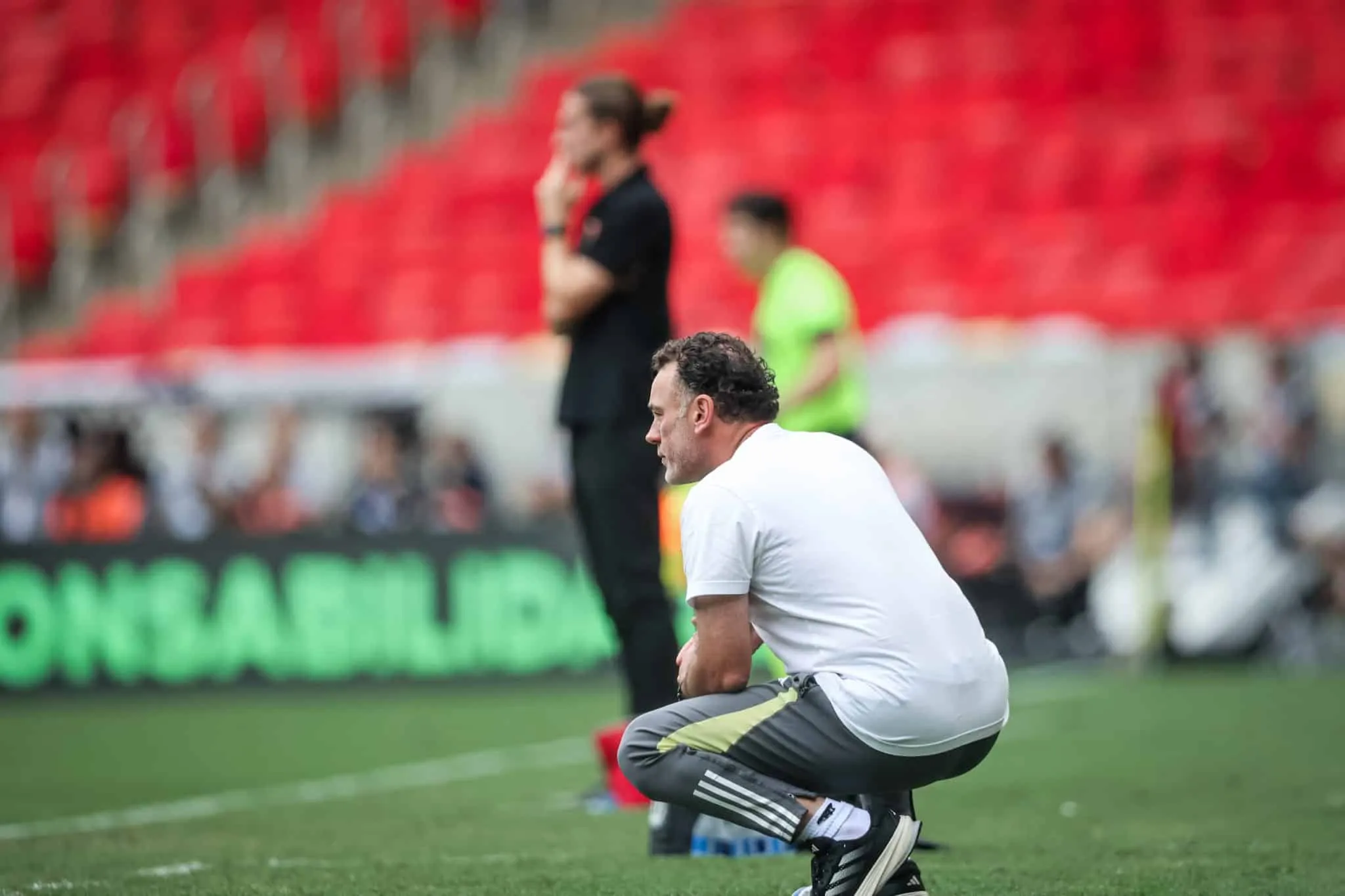 Presidente do Atl&eacute;tico-MG faz promessa ap&oacute;s derrota e garante: &lsquo;Acredito no Milito&rsquo;