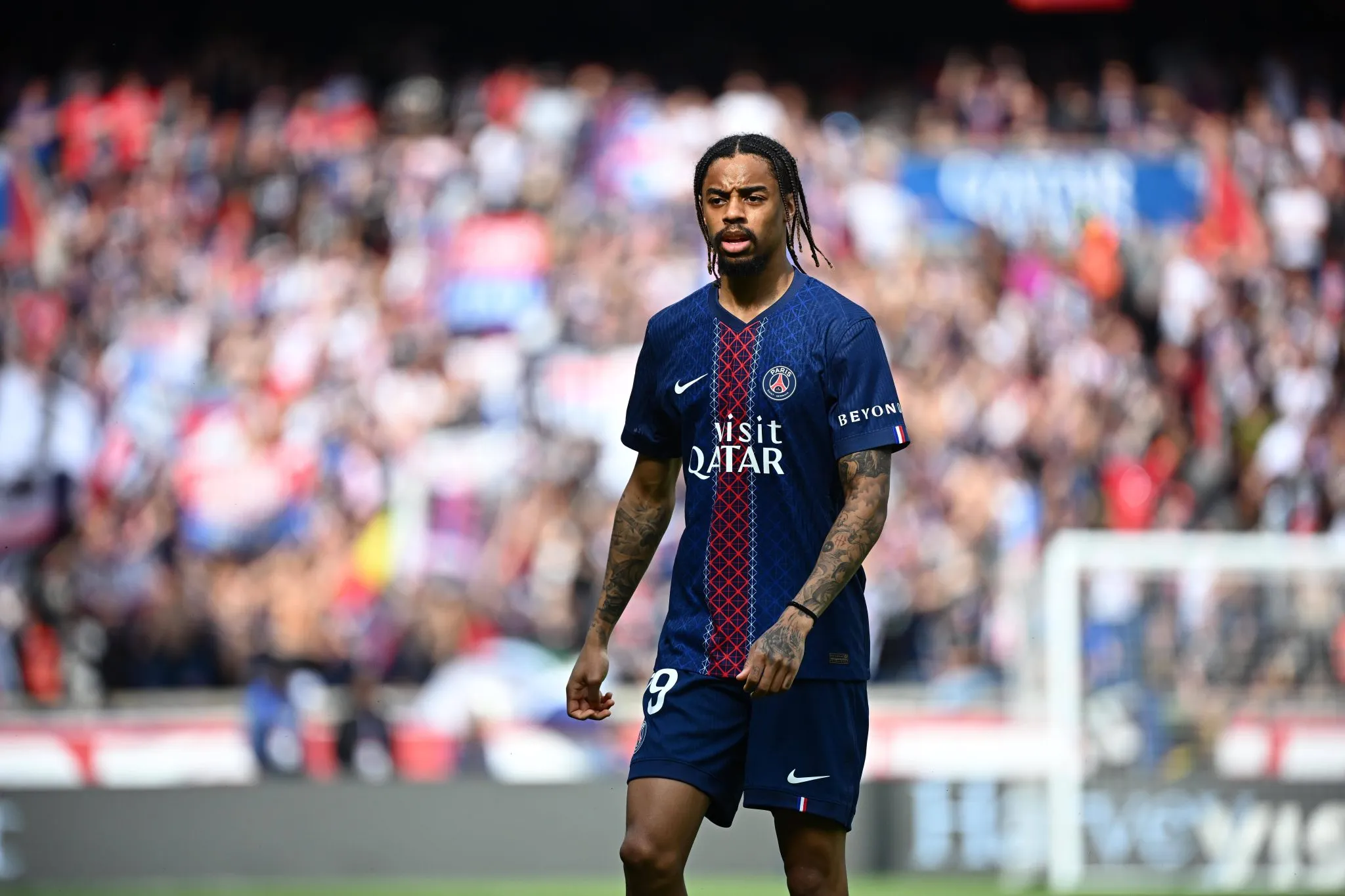 Bradley Barcola em atua&ccedil;&atilde;o pelo PSG (Foto: IMAGO / PRESSE SPORTS)