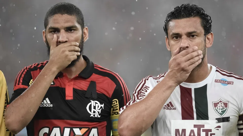 [V&iacute;deo] Fla e Flu protestam antes do cl&aacute;ssico e Fred diz: &ldquo;O Carioca tem que acabar&rdquo;