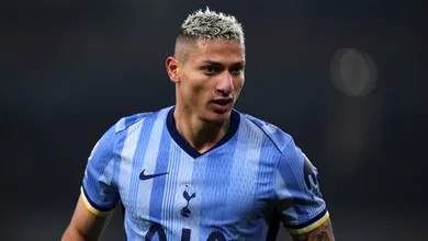 Richarlison entra em provoca&ccedil;&atilde;o e cr&iacute;tica joia do Liverpool ap&oacute;s goleada em jogo do t&iacute;tulo