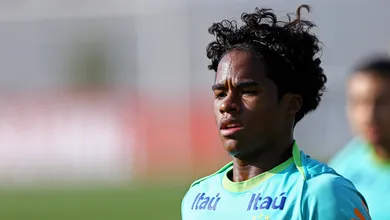 Endrick e Estev&atilde;o ficam entre os 11 melhores jogadores jovens do mundo; veja lista