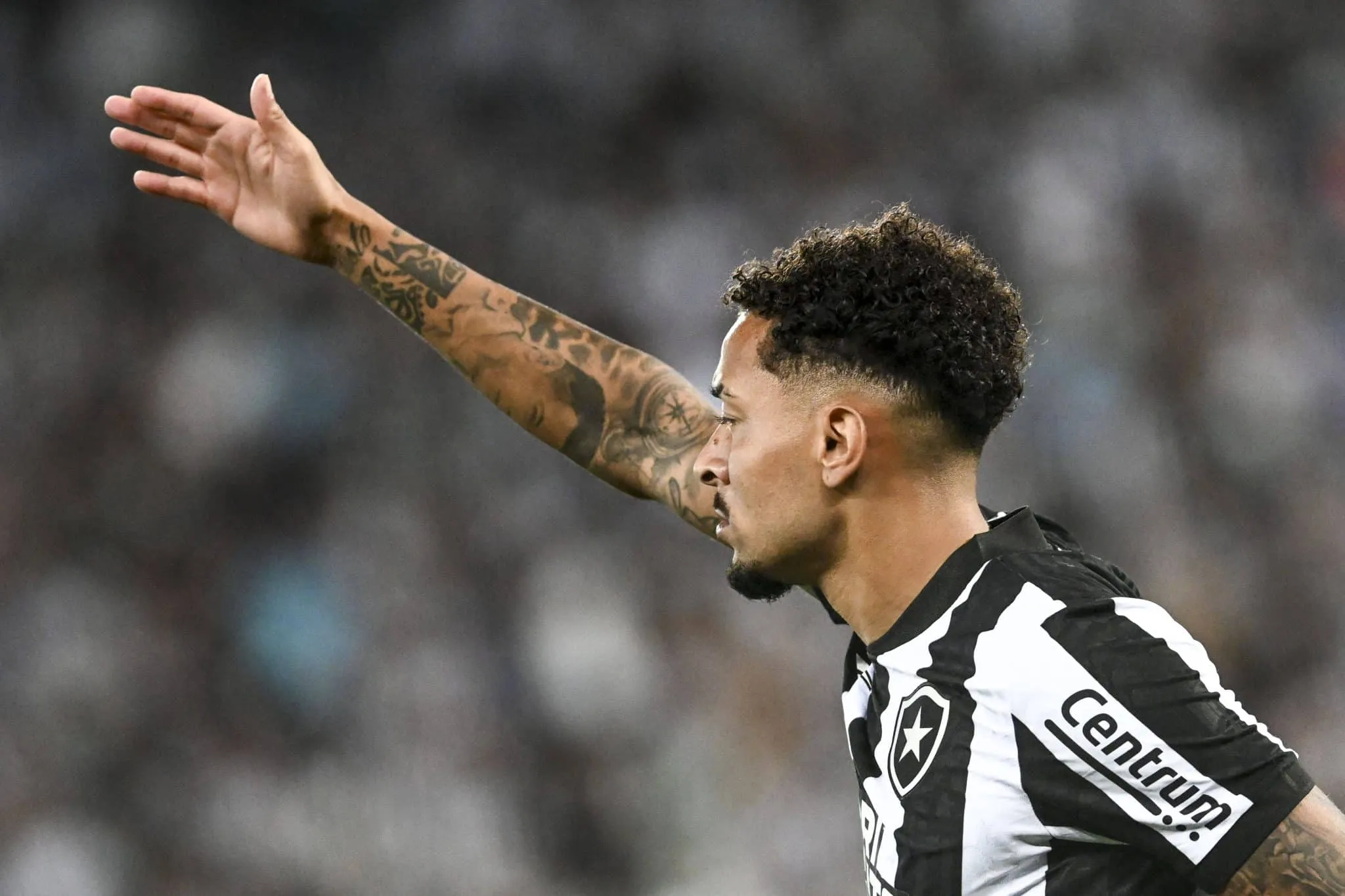 Gregore quebra recorde no Botafogo; veja as expuls&otilde;es mais r&aacute;pidas da hist&oacute;ria da Libertadores