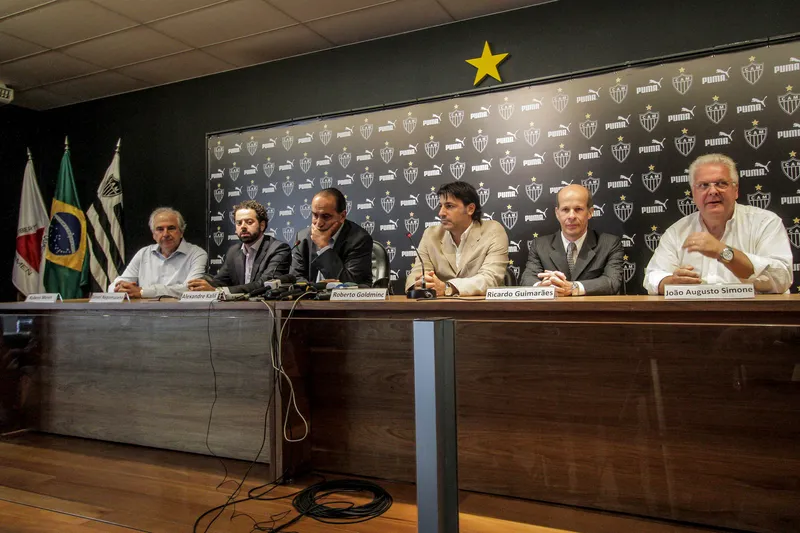 Rubens Menin (1&deg; a esquerda), Kalil (3&deg;) e Ricardo Guimar&atilde;es (5&deg;) juntos em 2014 