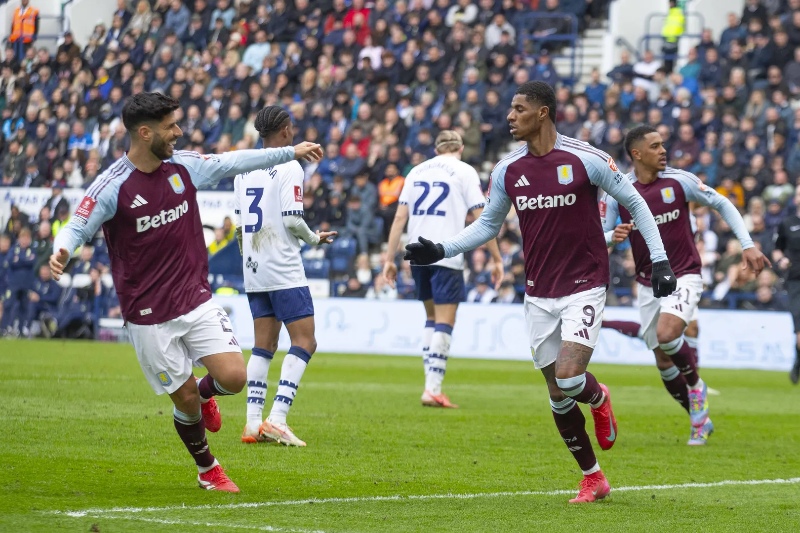 Asensio e Rashford reencontraram o bom futebol no Villa (Foto; Imago)