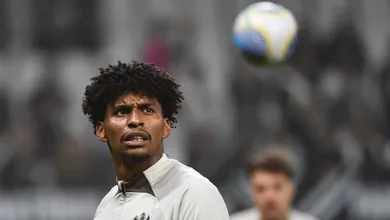 Corinthians fica entre a cruz a espada para ter Hugo Souza contra o Flamengo pela Copa do Brasil