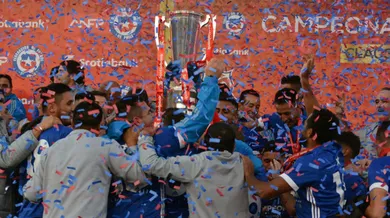 Recheada de medalh&otilde;es, La U surpreende no fim e volta a imperar no Chile, campe&atilde; do Clausura