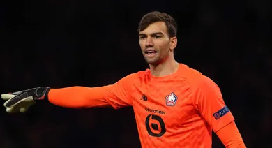 O goleiro L&eacute;o Jardim, do Lille, pegou um p&ecirc;nalti e ajudou a eliminar o Monaco de Leonardo Jardim