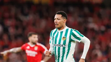 Emprestado pelo Vasco, centroavante que brilha em Portugual tem novo interesse do futebol europeu