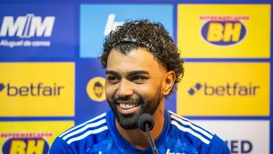 &lsquo;Vai calar a boca de muito jornalista&rsquo;, diz m&atilde;e de Gabigol em apresenta&ccedil;&atilde;o no Cruzeiro