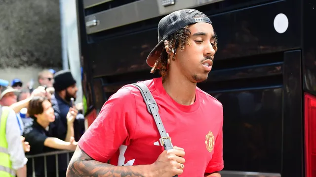&lsquo;As pessoas se esquecem que s&oacute; tenho 20 anos&rsquo;: Joia do Manchester United faz desabafo