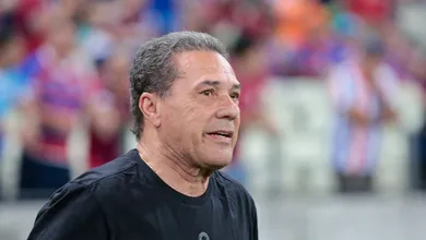 Explica&ccedil;&atilde;o de Luxemburgo sobre planejamento do Corinthians n&atilde;o convence