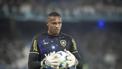 West Ham acerta com novo goleiro ap&oacute;s recusa de John, que fica no Botafogo
