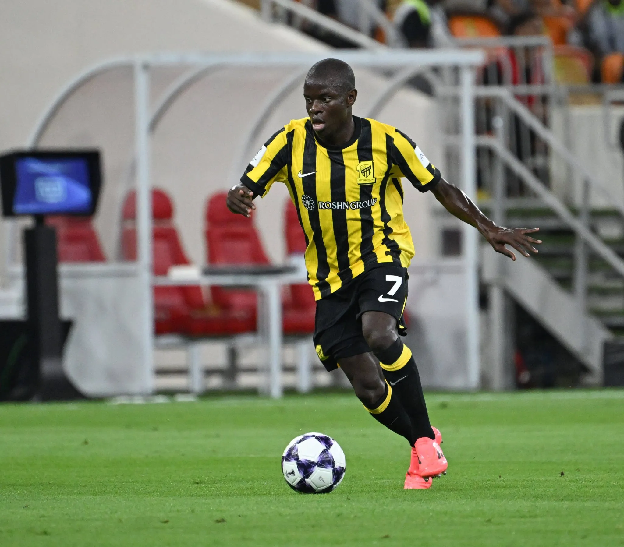 Kant&eacute; em a&ccedil;&atilde;o pelo Al-Ittihad