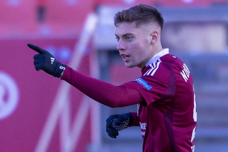 Stefanos Tzimas &eacute; o nome da vez em Anfield Road para se tornar o novo atacante do Liverpool
