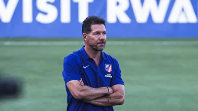 Simeone avalia batalha entre Atletico e Barcelona por Alvarez: &lsquo;N&atilde;o vejo outro caminho&rsquo;