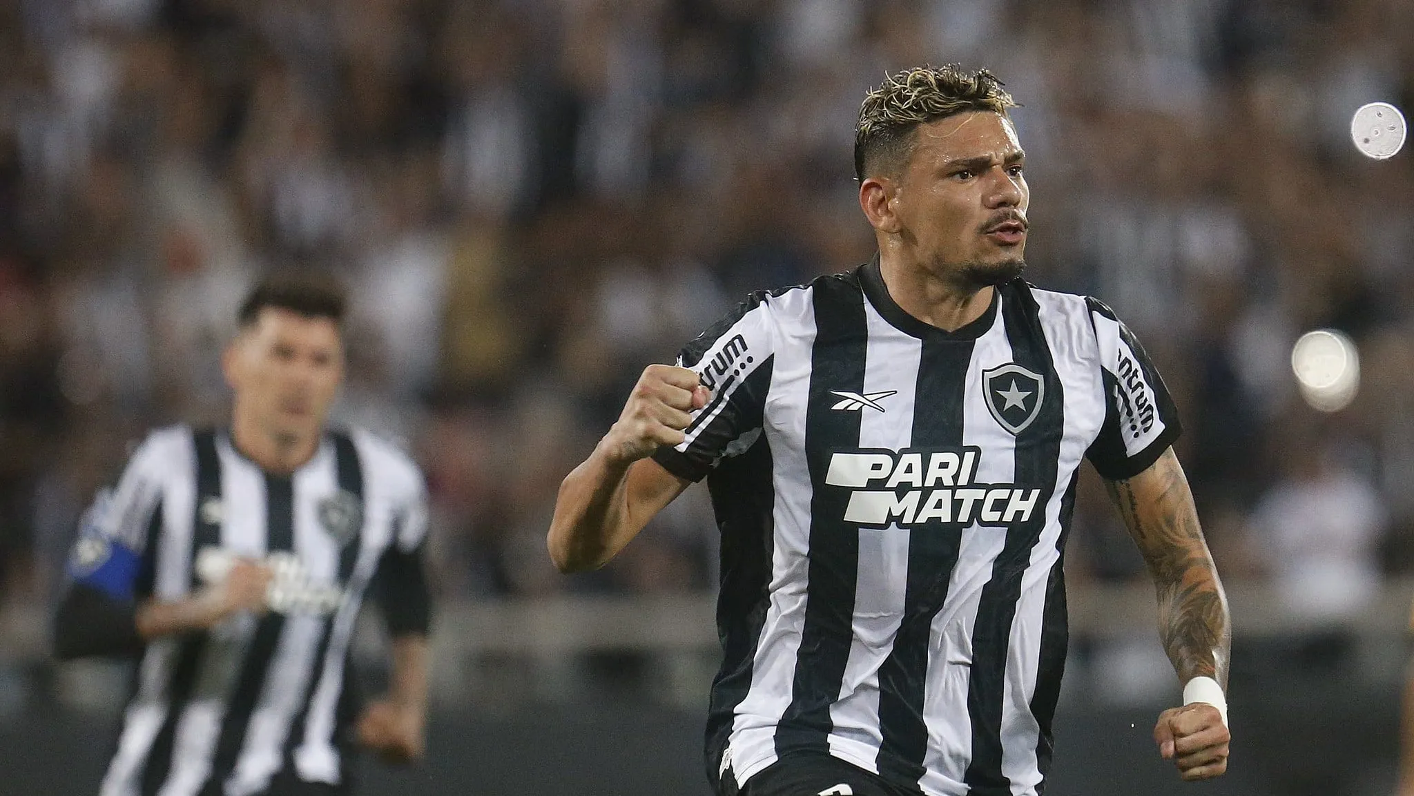Botafogo conta com Tiquinho Soares para tirar, de vez, o Flamengo da disputa pelo Brasileiro