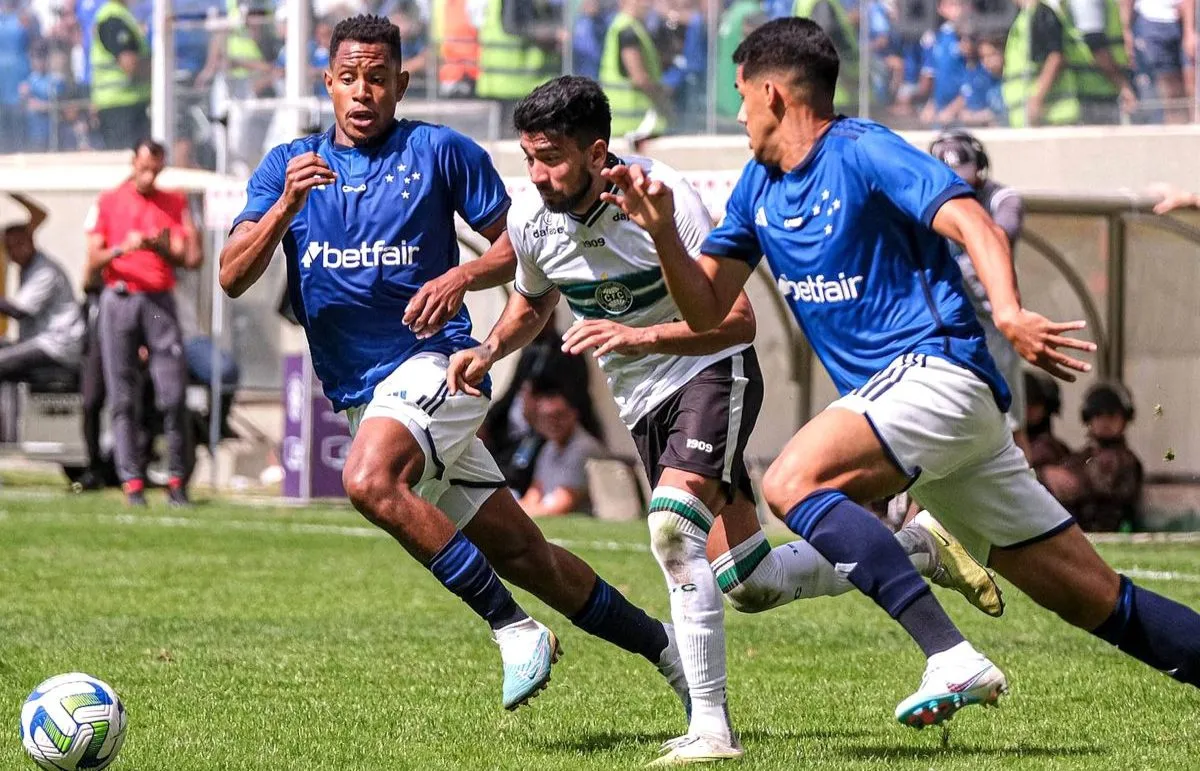 Cruzeiro perde mais uma chance de subir na tabela; s&oacute; restou aplaudir Edu