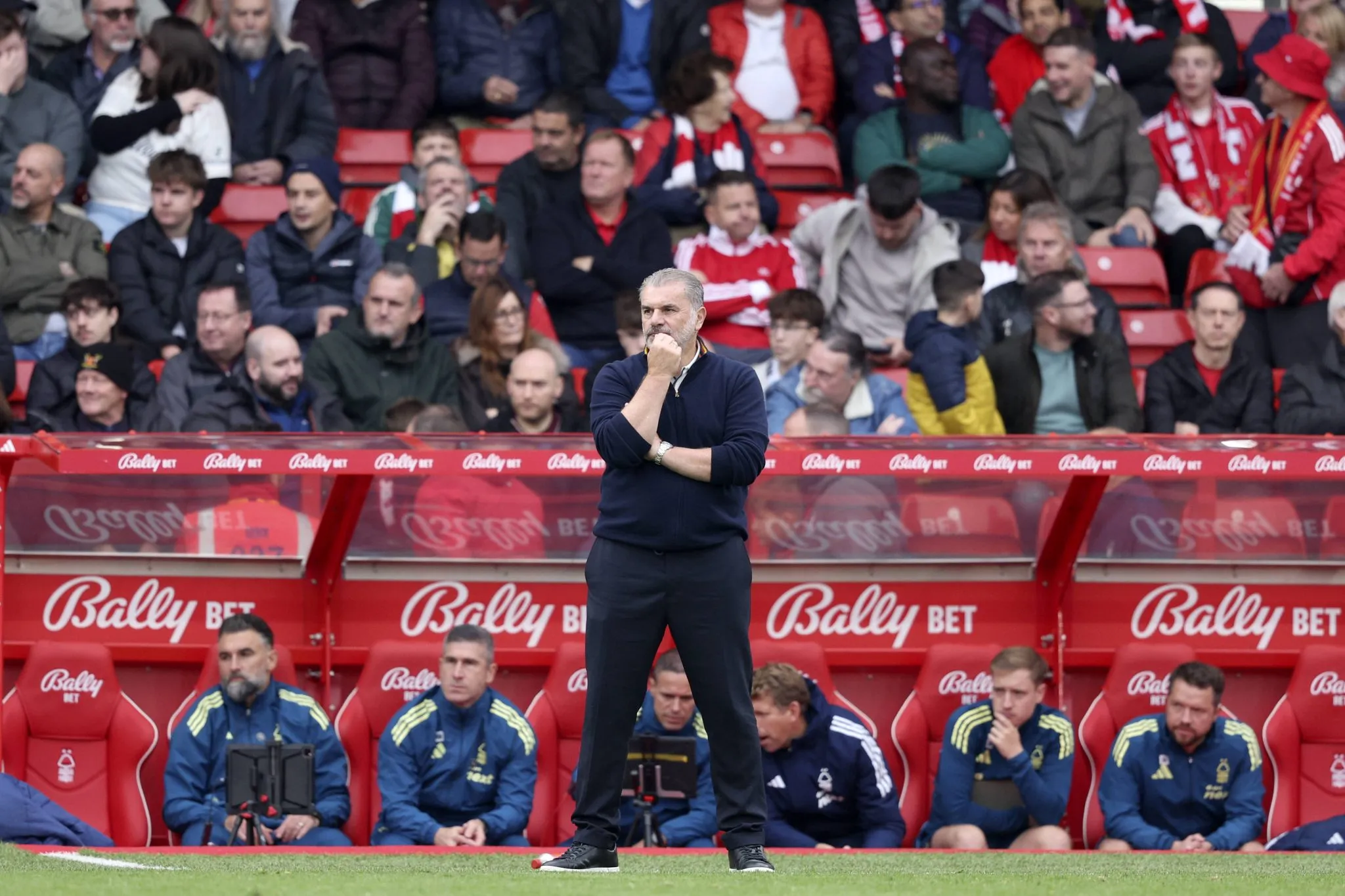 Ange Postecoglou em atua&ccedil;&atilde;o pelo Nottingham Forest (Foto: Imago)