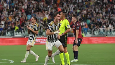 Oportunismo de Vlahovic e arbitragem pol&ecirc;mica garantem empate da Juventus frente ao Bologna