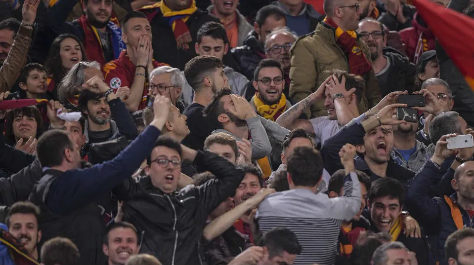 Poucas cenas s&atilde;o t&atilde;o bonitas quanto o j&uacute;bilo dos romanistas nesta noite memor&aacute;vel de Champions