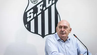 Rueda se despede do Santos em cen&aacute;rio que retrata o que foi a sua gest&atilde;o
