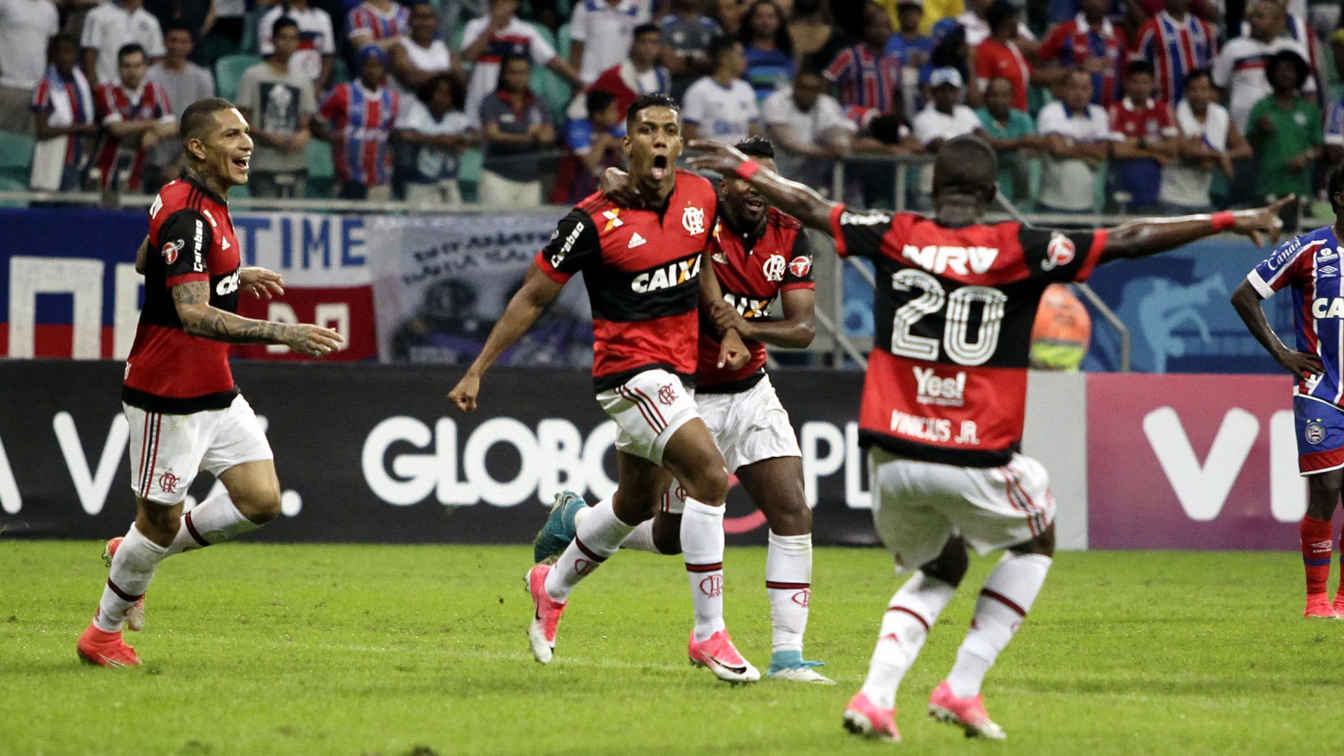 Flamengo ainda deve futebol, mas vit&oacute;ria contra o Bahia foi importante para chegar ao G4