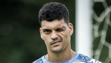 Santos pode perder Gabriel Braz&atilde;o no meio do ano? Entenda a situa&ccedil;&atilde;o do goleiro