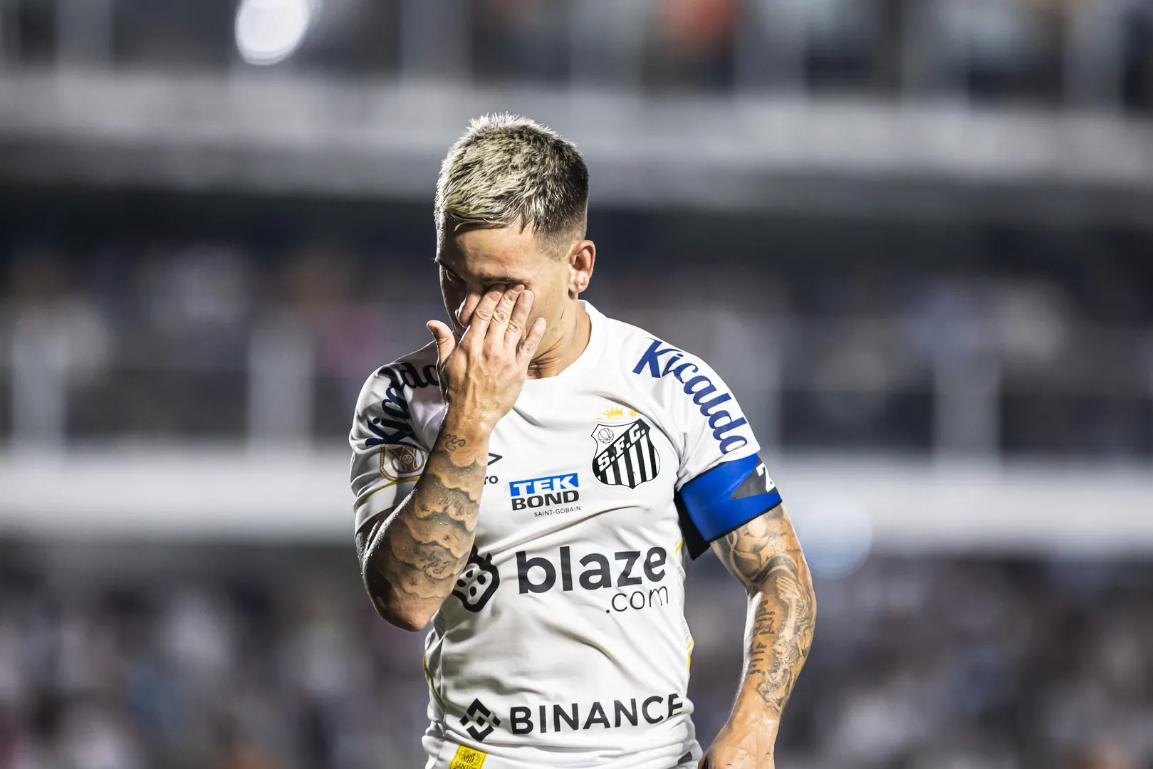Santos de Soteldo perdeu muitas chances no segundo tempo gra&ccedil;as &agrave; F&aacute;bio, que teve grande atua&ccedil;&atilde;o no gol do Fluminense - Foto: Icon sport
