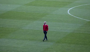 M&uuml;ller: &ldquo;Guardiola ficava um pouco dentro do seu pr&oacute;prio mundo&rdquo;