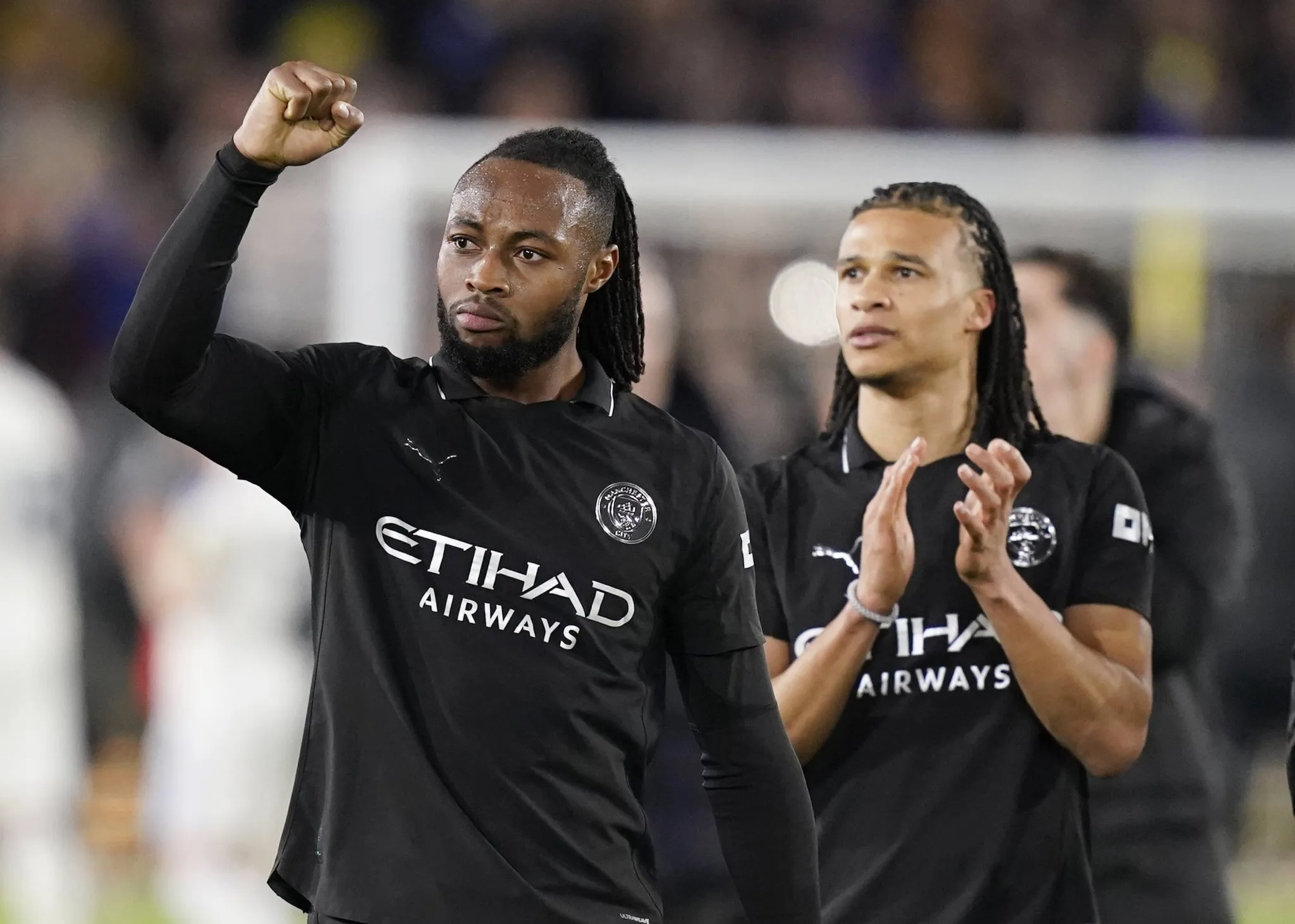 Sem Haaland, Guardiola transforma teoria em pr&aacute;tica, City vence e segue na ca&ccedil;a ao Arsenal