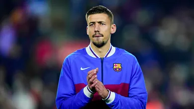 Sem Hancko ou Hincapi&eacute;, Atl&eacute;tico de Madrid busca zagueiro canhoto no rival Barcelona