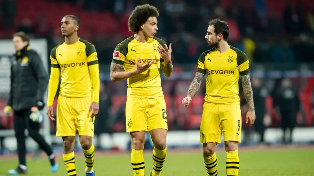 Tr&ecirc;s empates seguidos dizimam vantagem do Dortmund, que j&aacute; v&ecirc; o Bayern no retrovisor