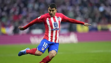 Atl&eacute;tico de Madrid pretende ir ao mercado, mas depende de venda de &Aacute;ngel Correa