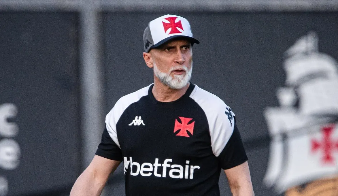Quais s&atilde;o as primeiras miss&otilde;es de &Aacute;lvaro Pacheco no comando do Vasco?