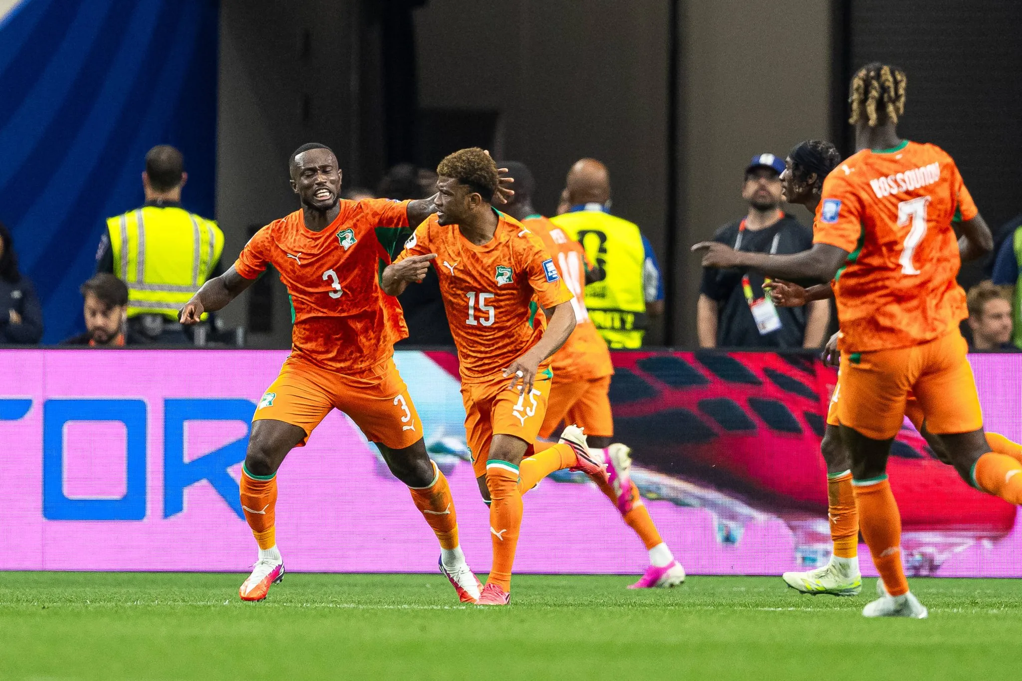 Diallo comemora seu gol contra a Noruega