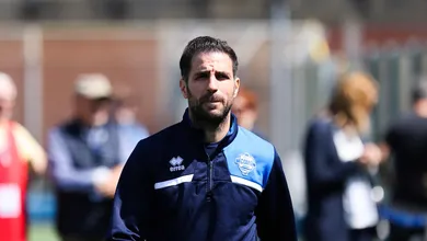 &lsquo;Sabemos para onde queremos ir&rsquo;: F&agrave;bregas responde sobre interesse de Milan e Roma
