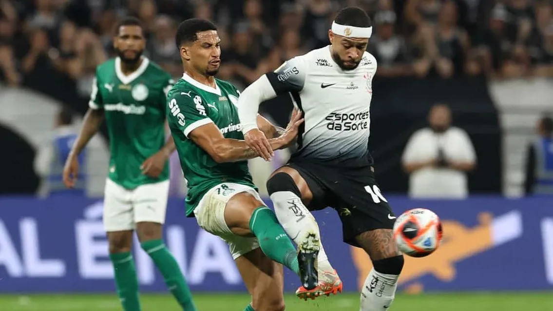 Briga foi o &uacute;nico sinal de brio de uma Palmeiras perdido, sem alma e, agora, em crise
