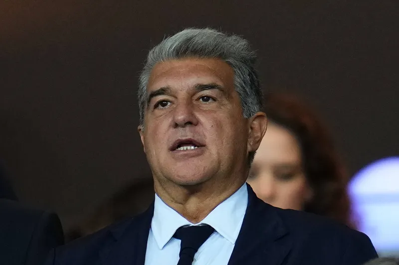 Presidente do Barcelona prometeu que registraria Dani Olmo de qualquer jeito, por&eacute;m, n&atilde;o obteve sucesso por enquanto. 