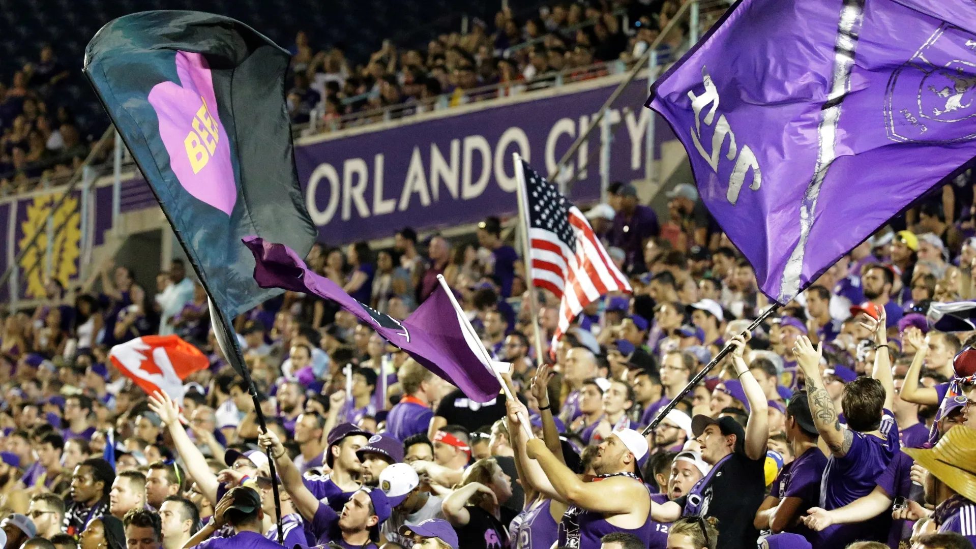 Se em campo time n&atilde;o vai bem, fora o Orlando City esgota carn&ecirc;s de temporada para 2016